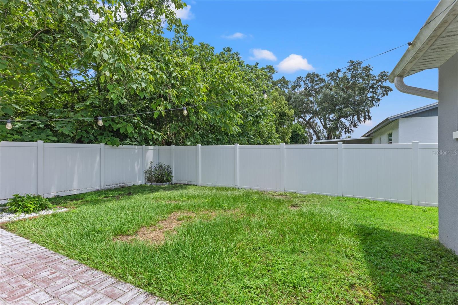 560 ROBIN HILL CIR — photo 30