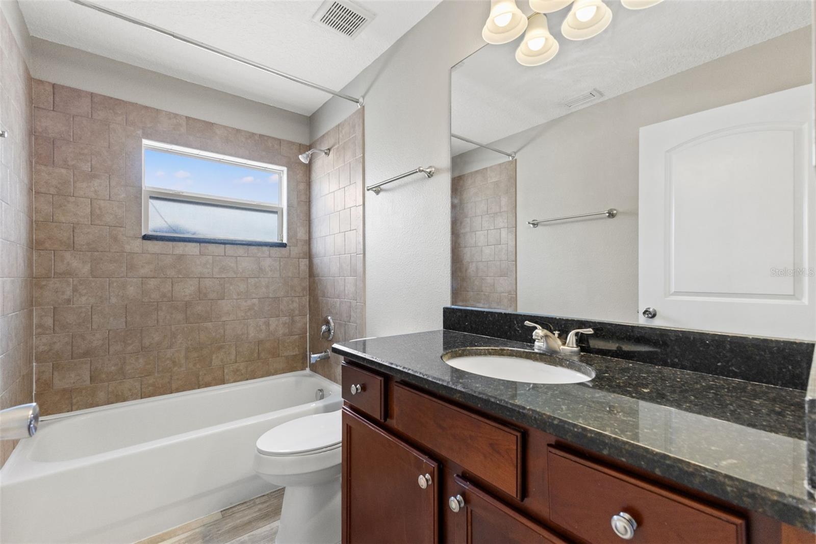 560 ROBIN HILL CIR — photo 15
