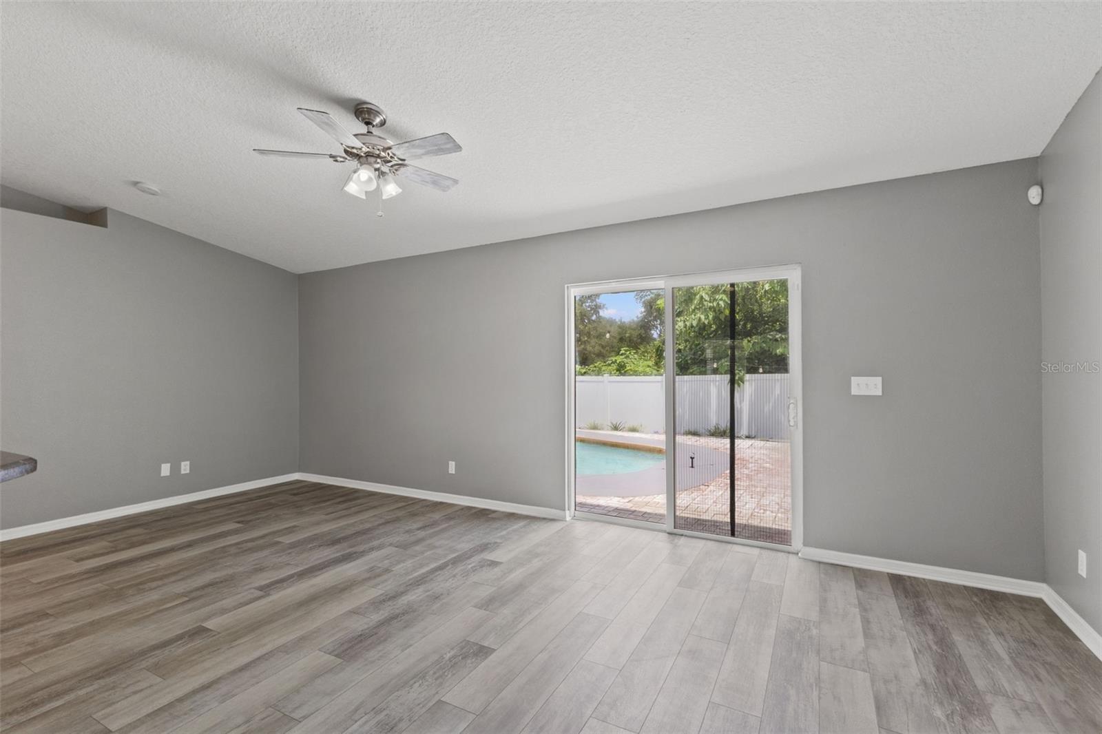 560 ROBIN HILL CIR — photo 26