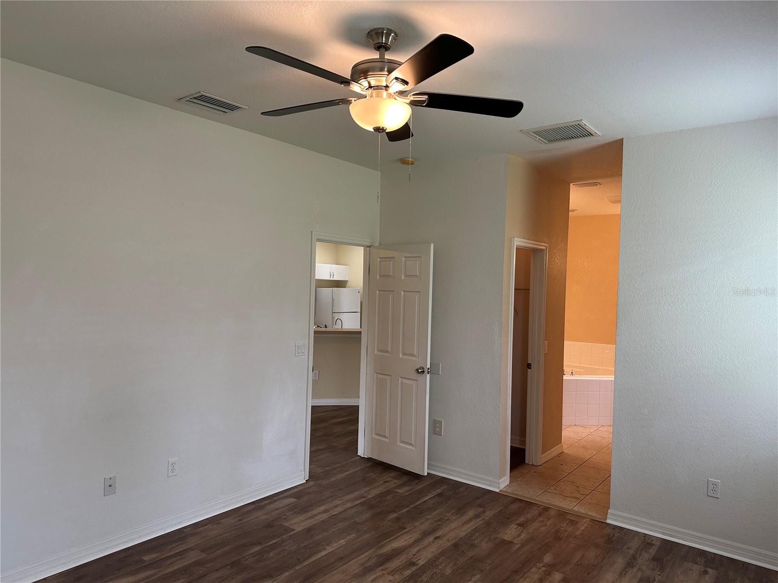 1818 GOVERNOR AVE — photo 19