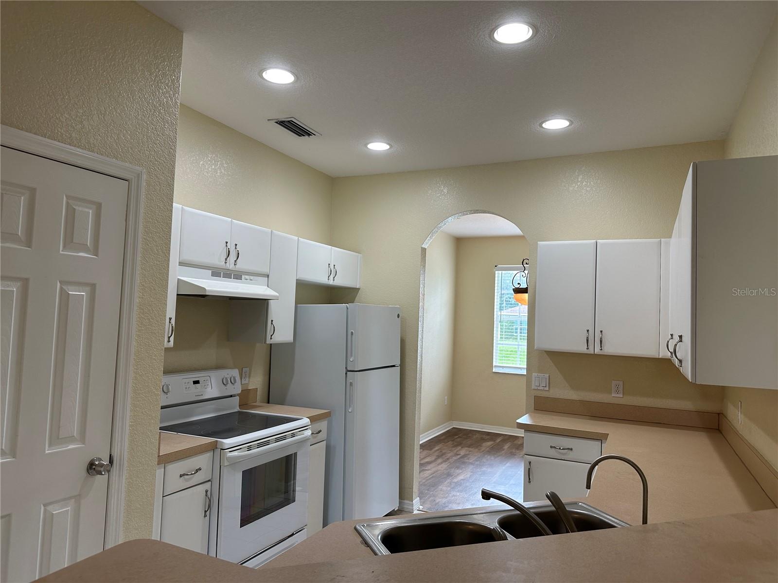 1818 GOVERNOR AVE — photo 8