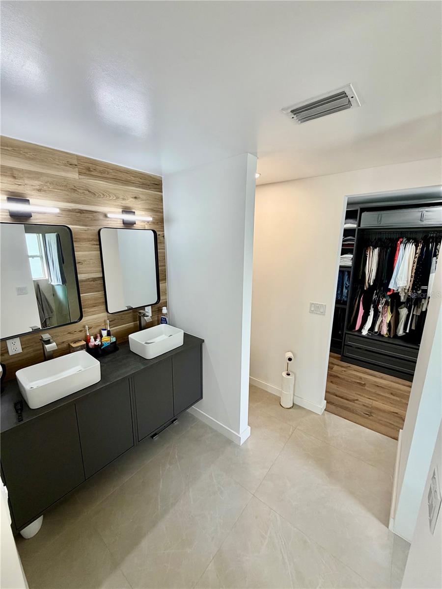 1712 INDIAN ROCKS RD — photo 8