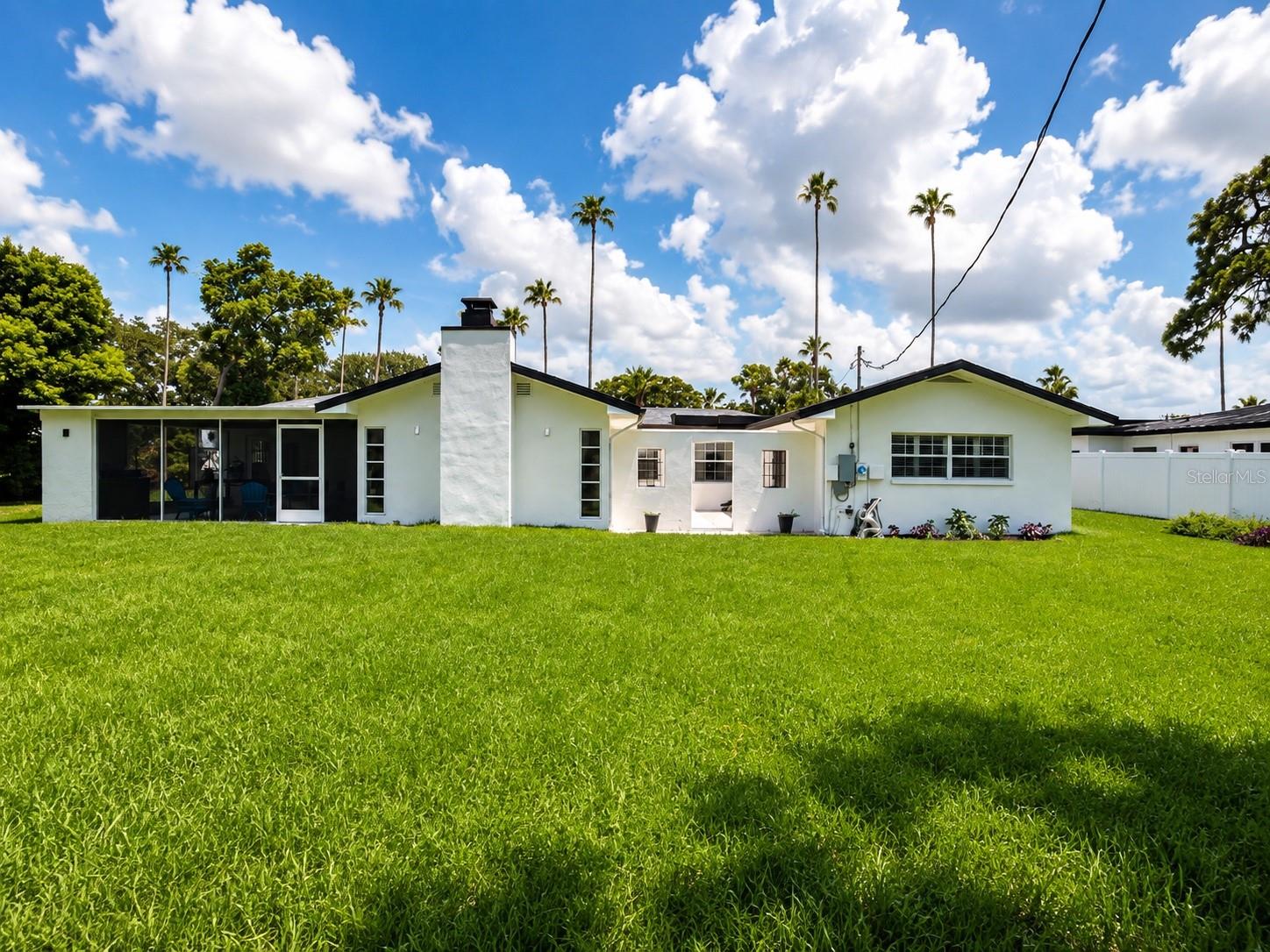 1712 INDIAN ROCKS RD — photo 9