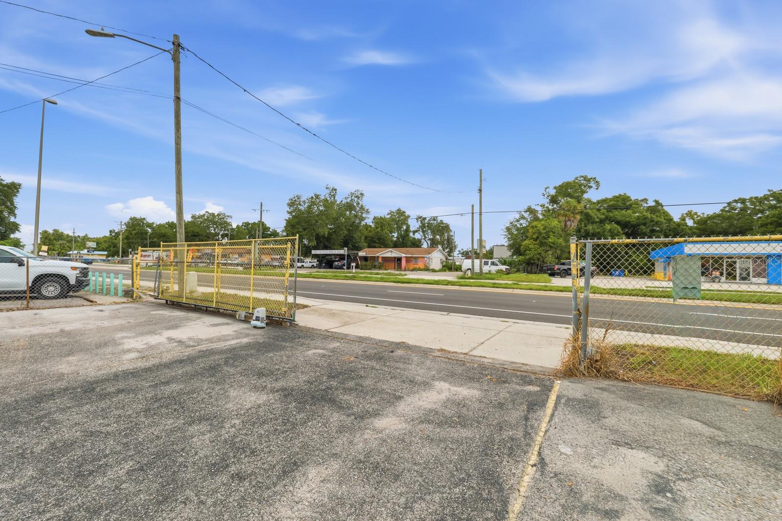 7113 CAUSEWAY BLVD — photo 3