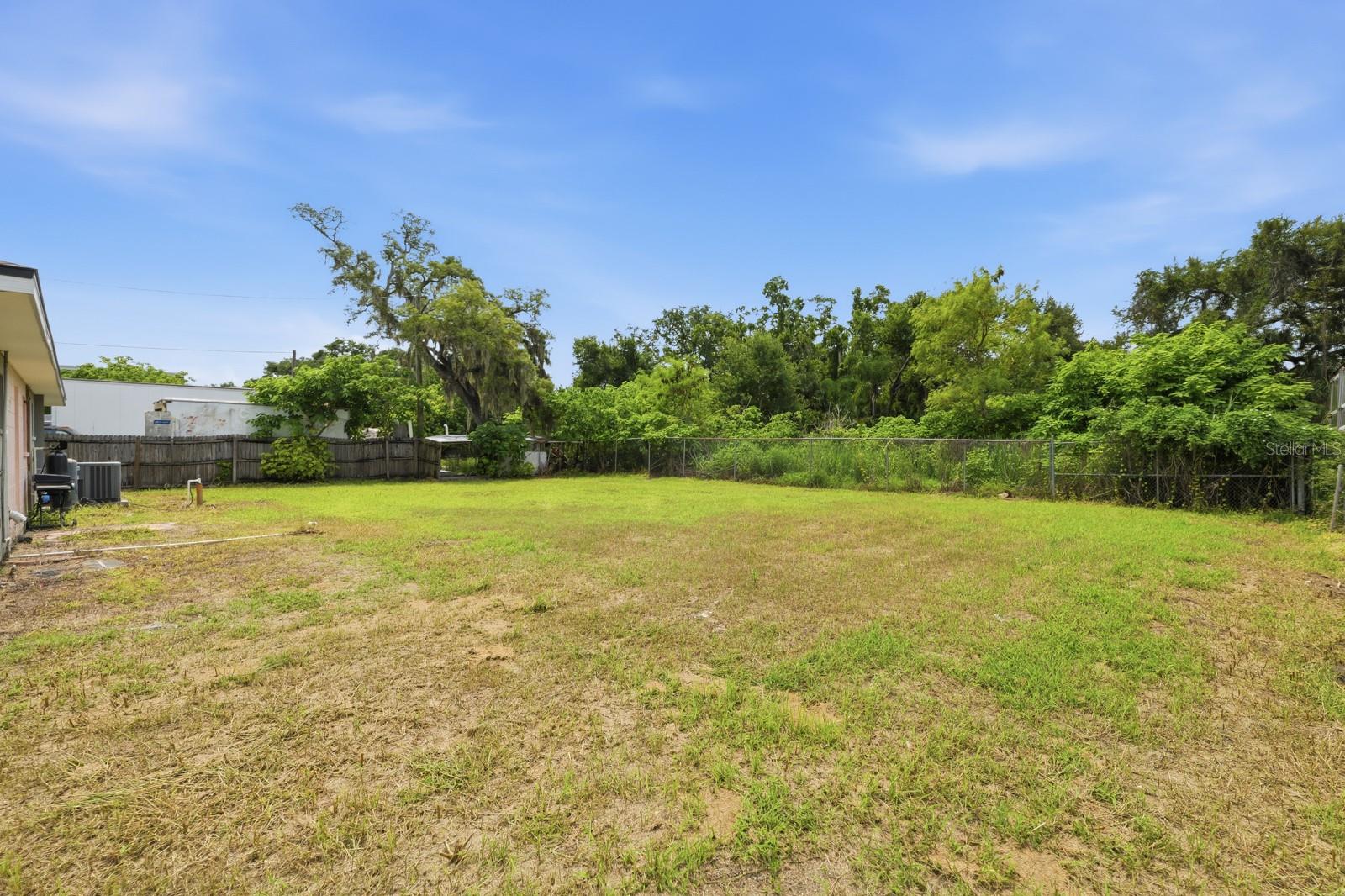 7113 CAUSEWAY BLVD — photo 4