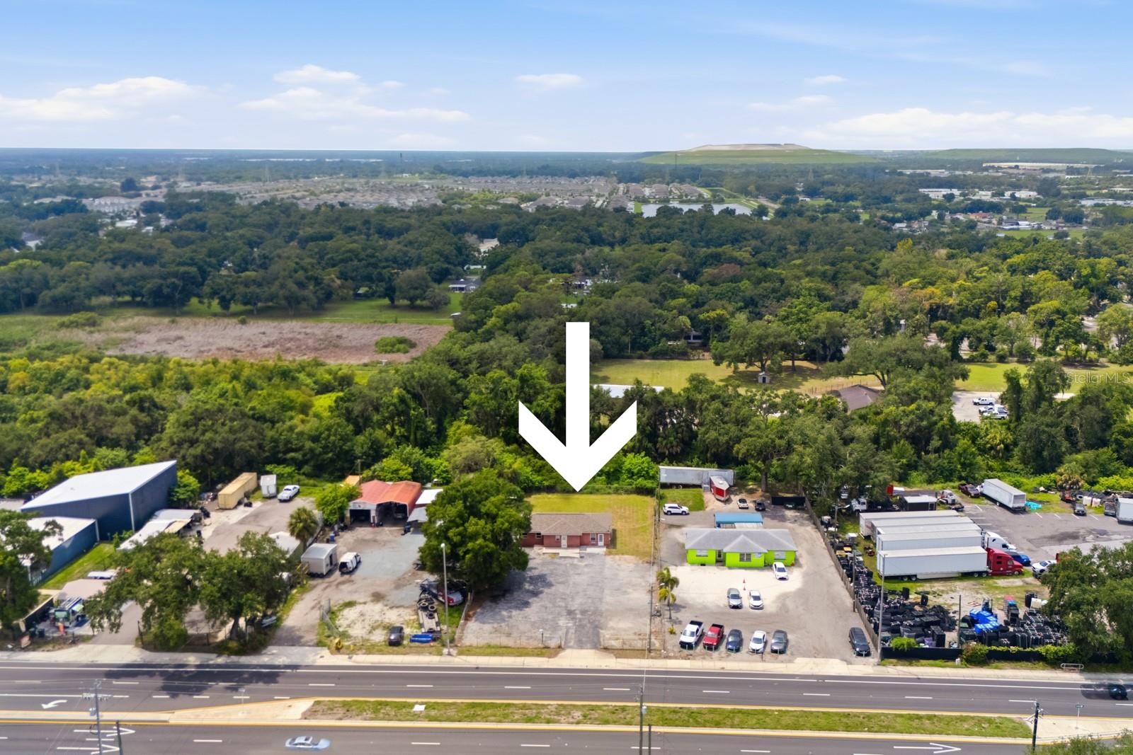 7113 CAUSEWAY BLVD — photo 2