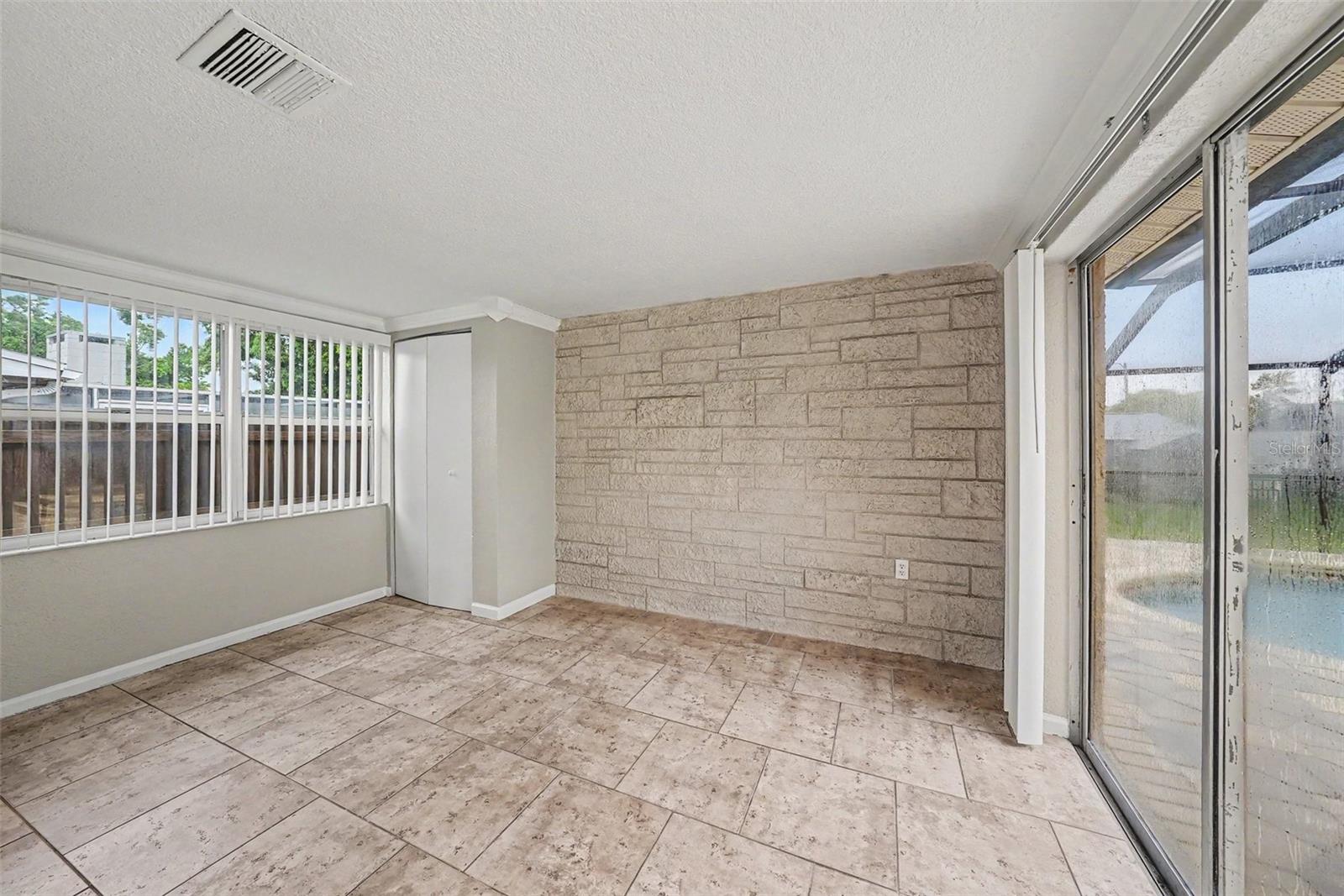 9135 HUNT CLUB LN — photo 17