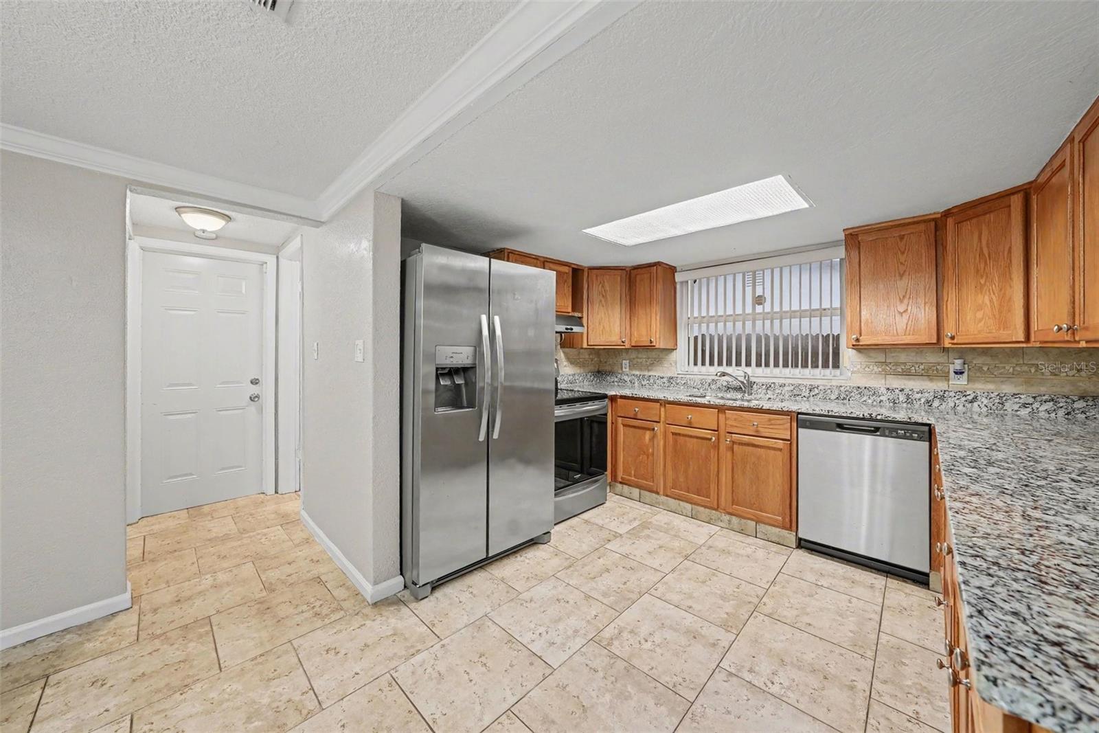 9135 HUNT CLUB LN — photo 4