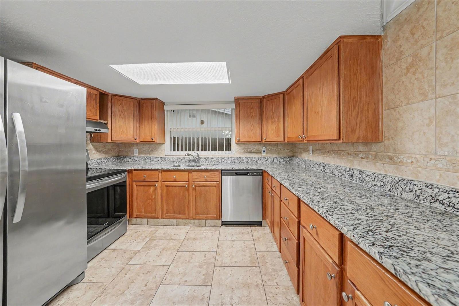 9135 HUNT CLUB LN — photo 3