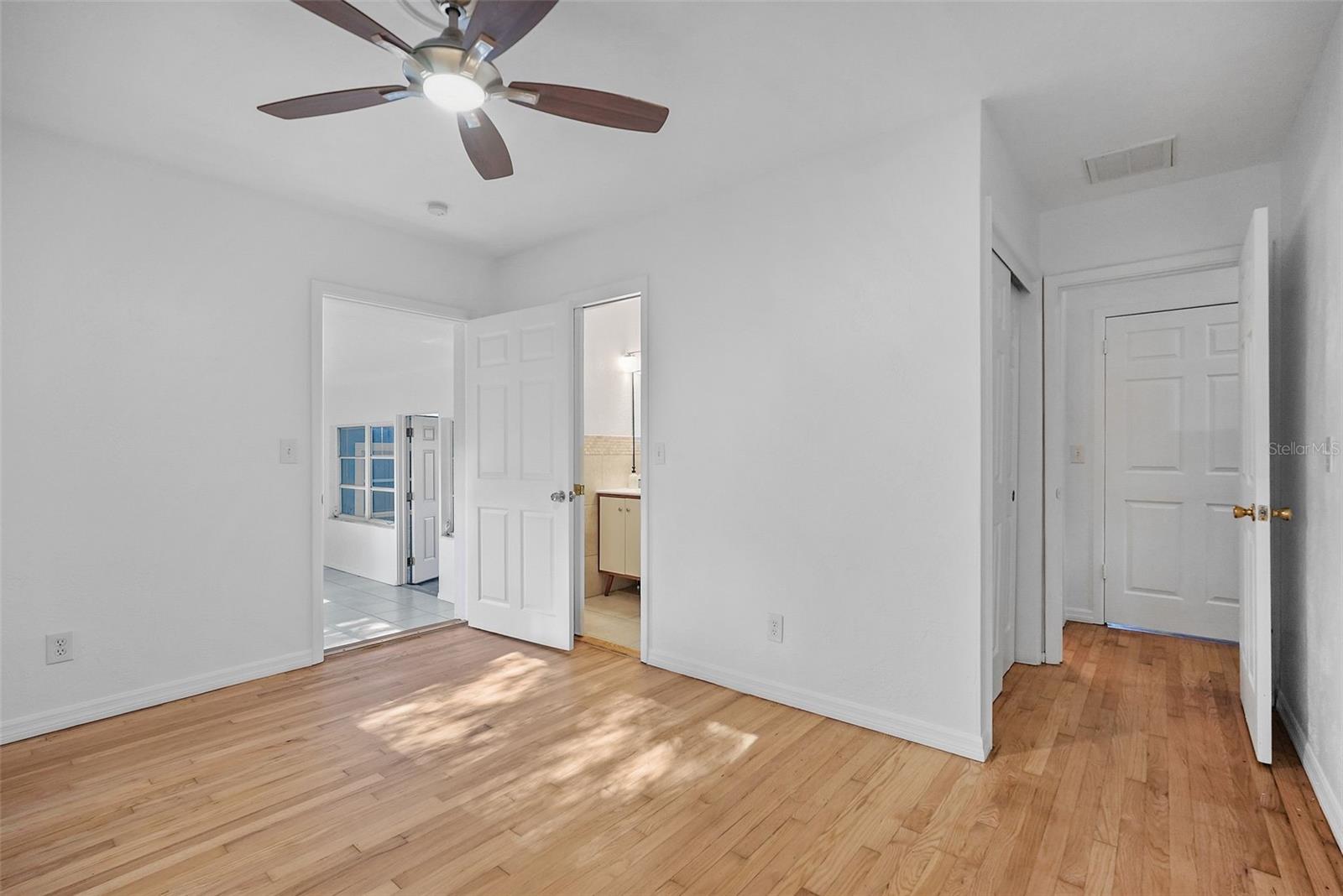 3027 BURLINGTON AVE N — photo 18