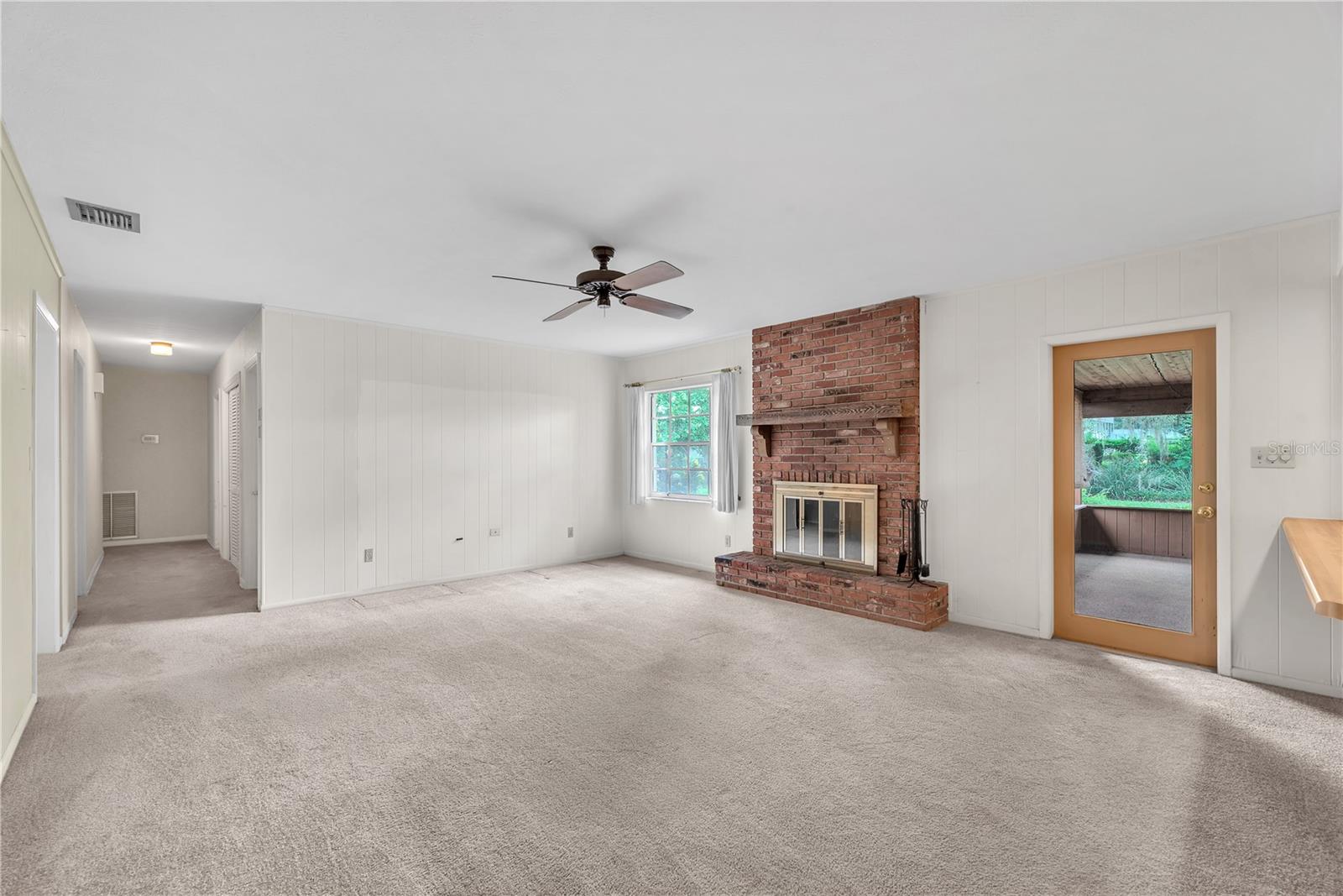 110 ASHBROOK DR — photo 23
