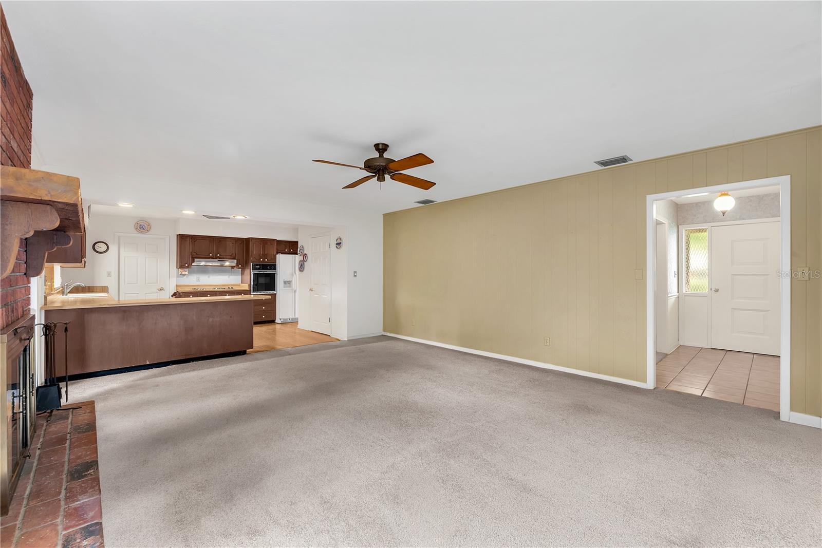 110 ASHBROOK DR — photo 24