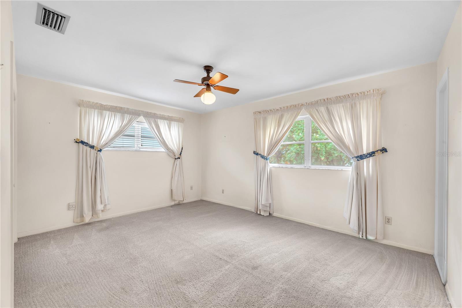 110 ASHBROOK DR — photo 27