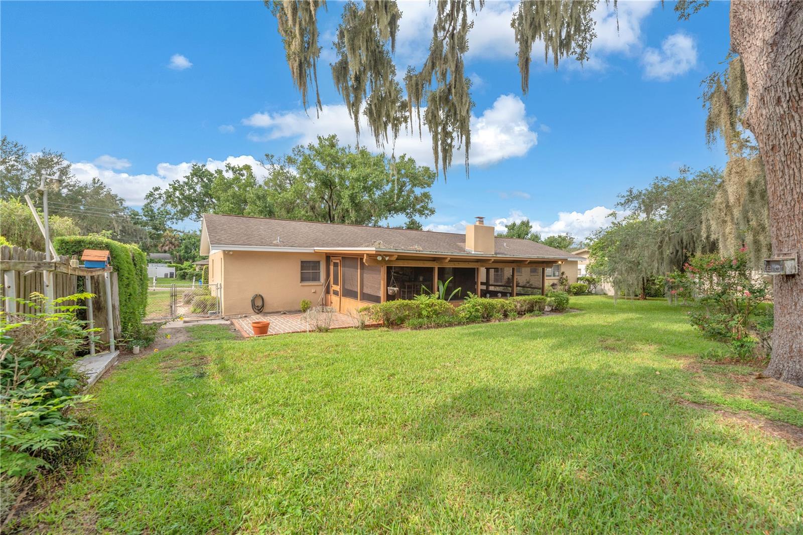 110 ASHBROOK DR — photo 10