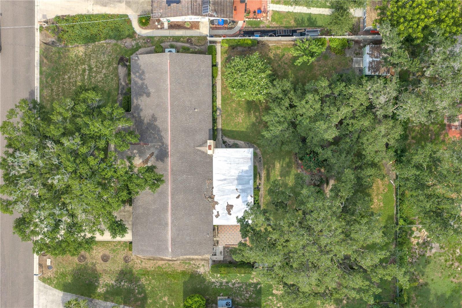 110 ASHBROOK DR — photo 38
