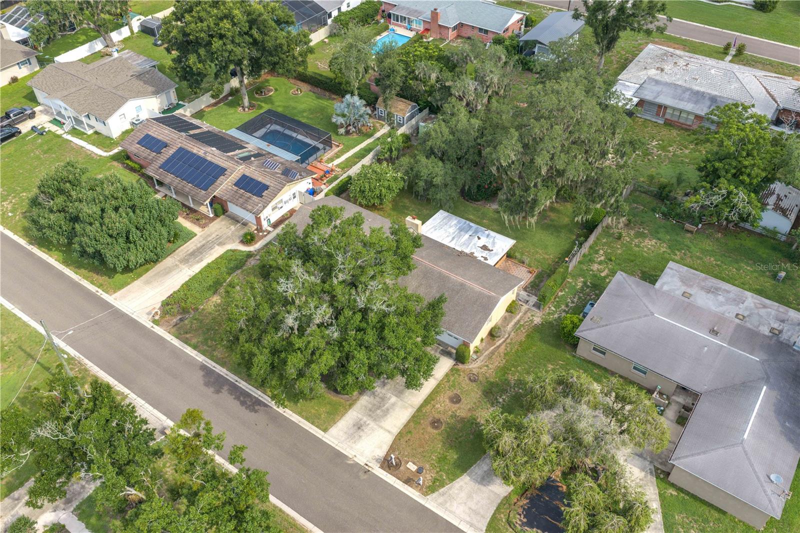 110 ASHBROOK DR — photo 34
