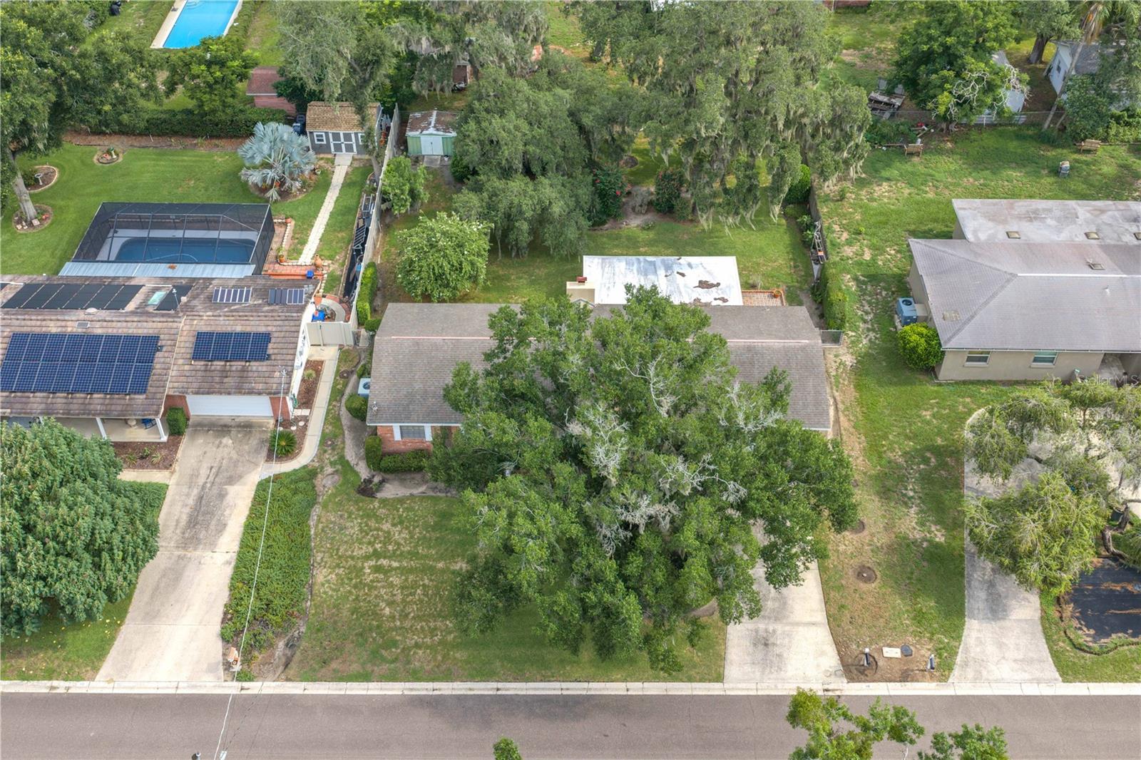110 ASHBROOK DR — photo 33