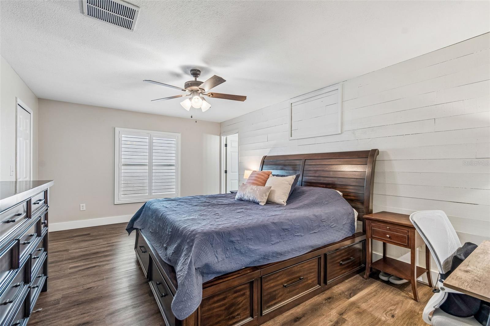 13715 TRAMORE DR — photo 32