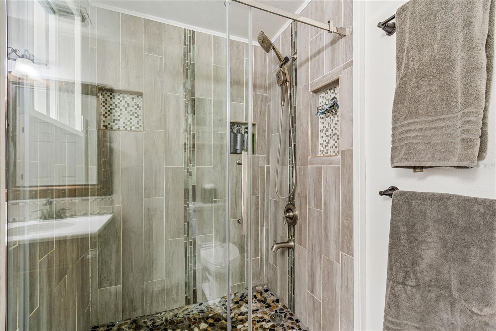 13715 TRAMORE DR — photo 38