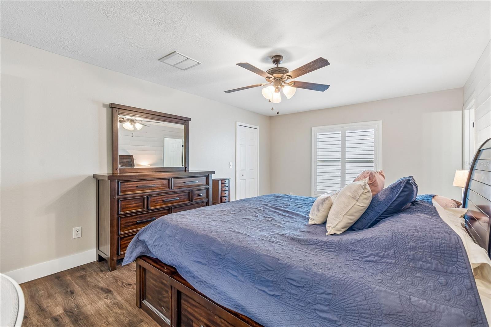 13715 TRAMORE DR — photo 35