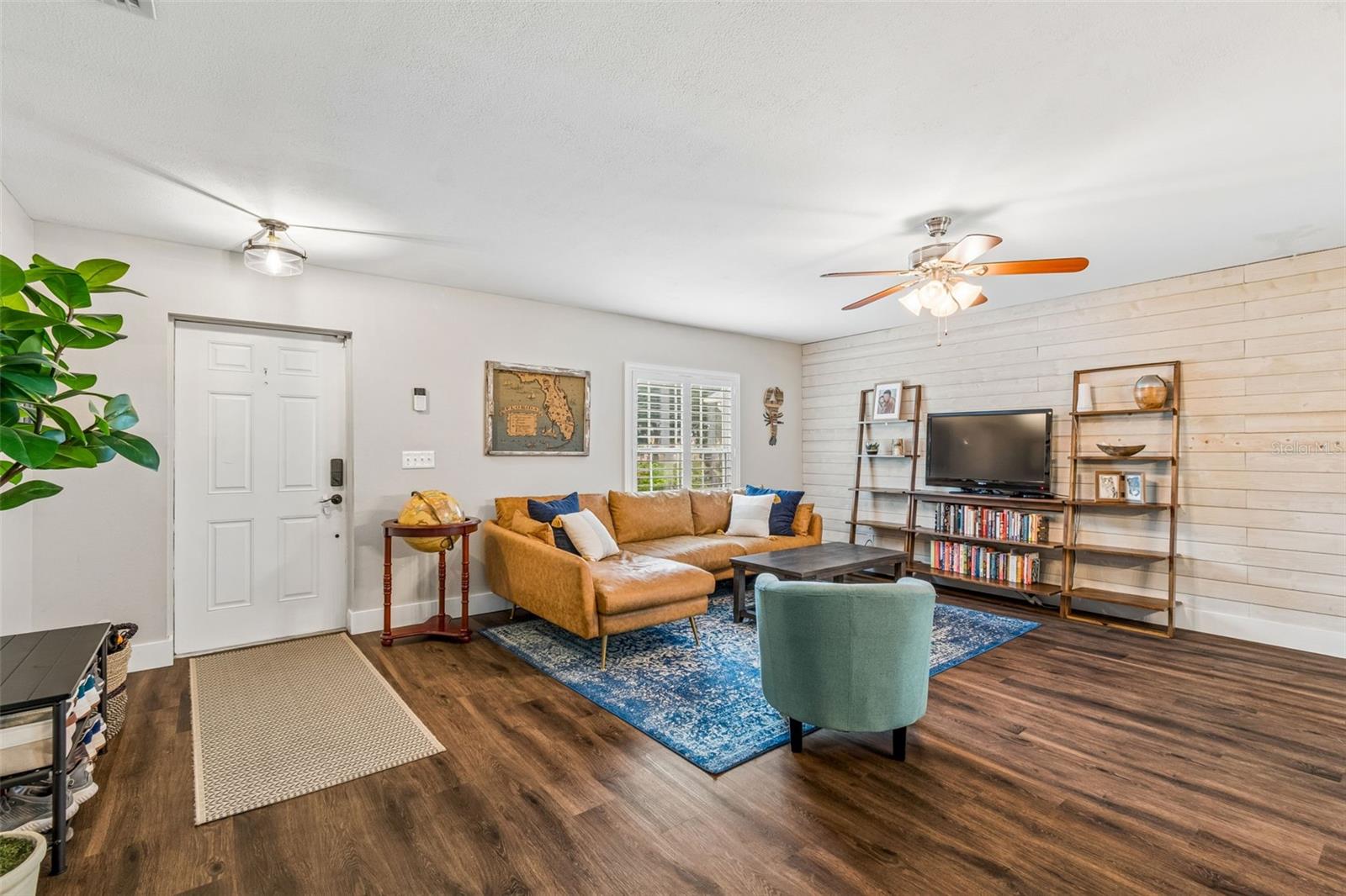 13715 TRAMORE DR — photo 8
