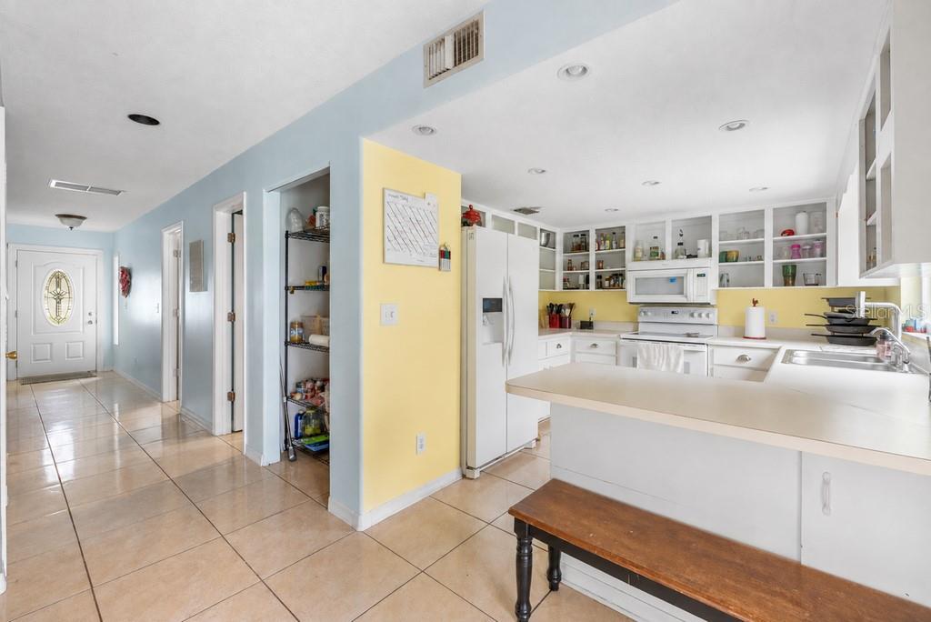 5105 FIVE ACRE RD — photo 11