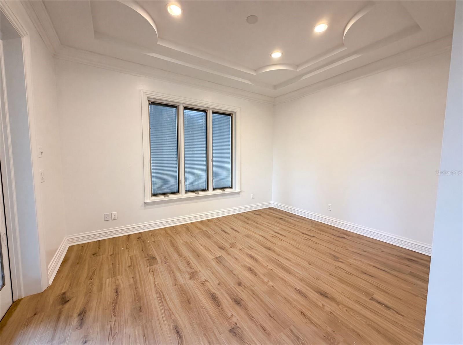 4407 W DALE AVE — photo 30