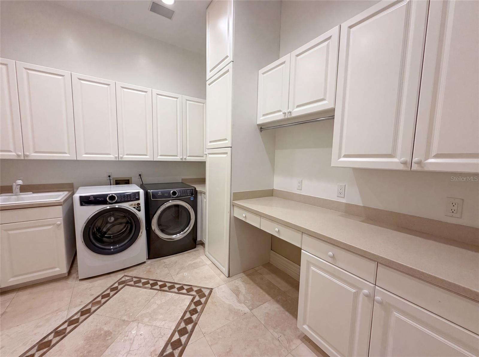 4407 W DALE AVE — photo 47