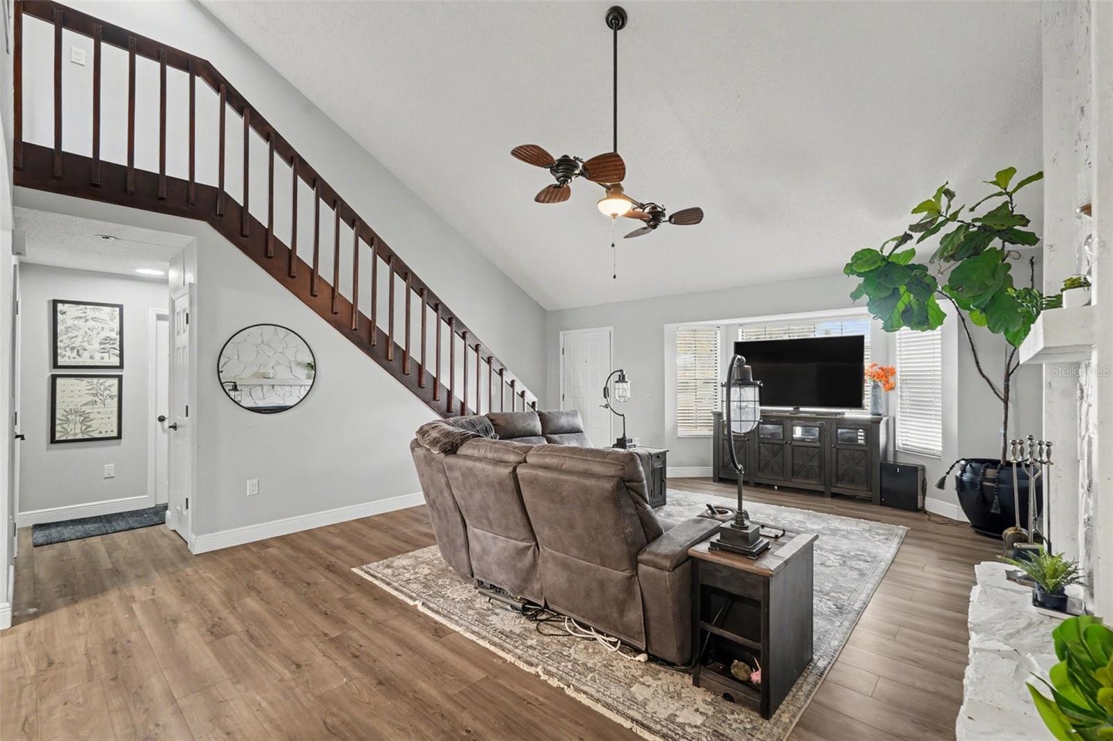 736 SANDY CREEK DR — photo 4