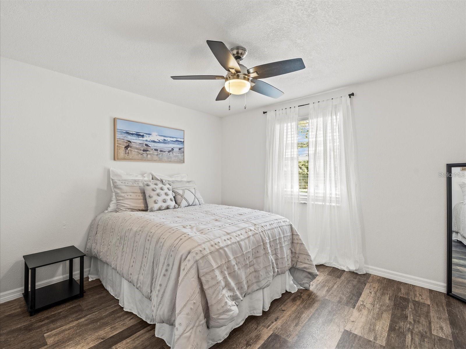 3138 W VARN AVE — photo 8
