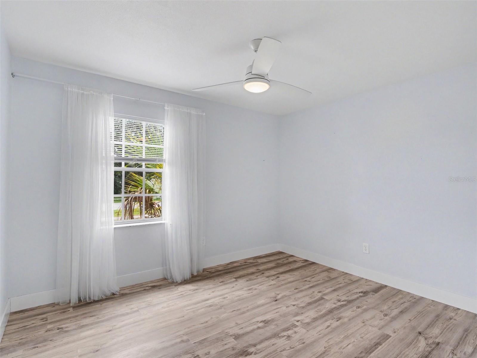 4060 AVANTI CIR — photo 16