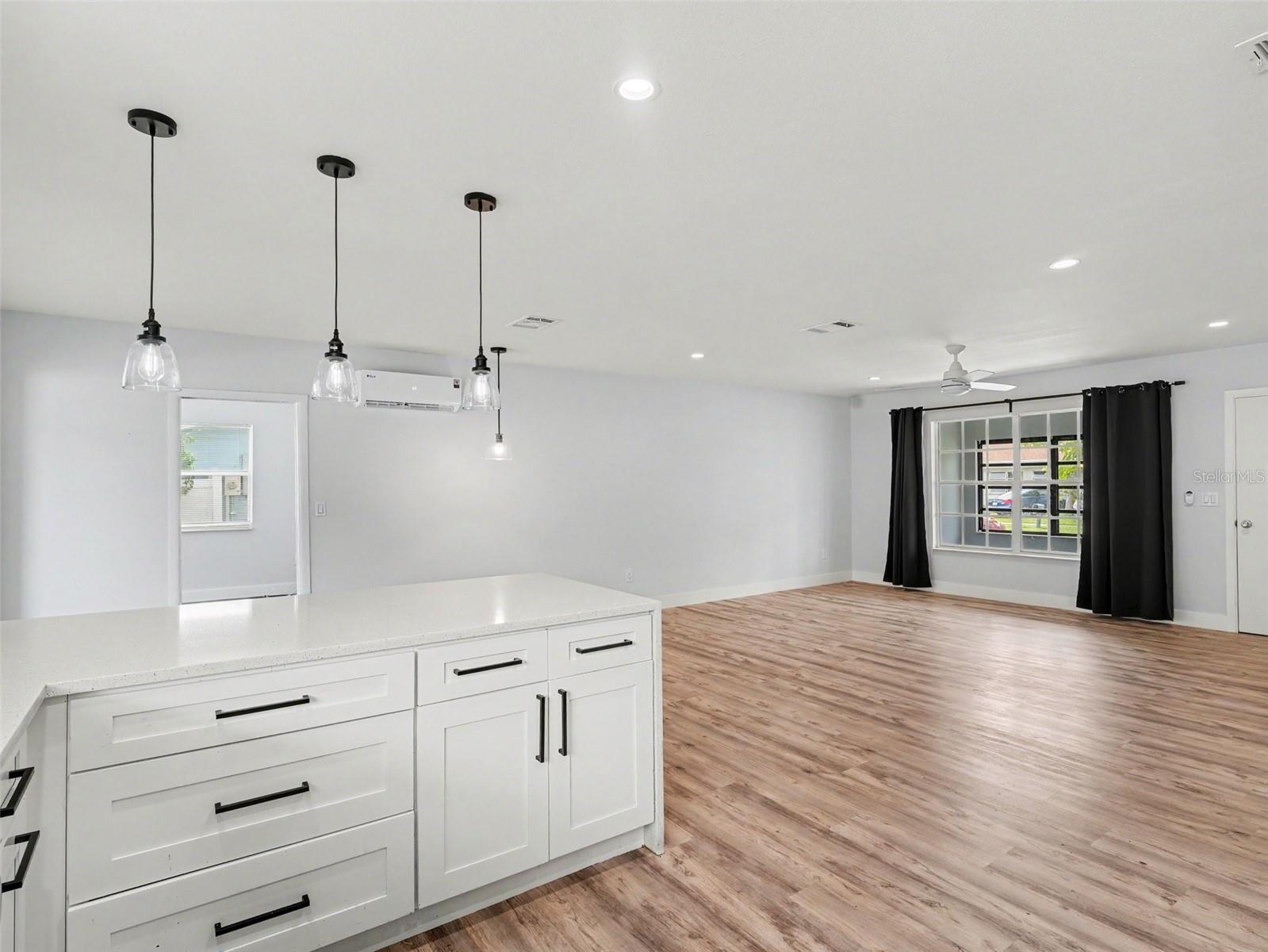 4060 AVANTI CIR — photo 13