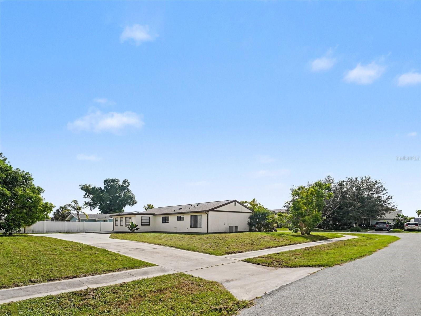 4060 AVANTI CIR — photo 29