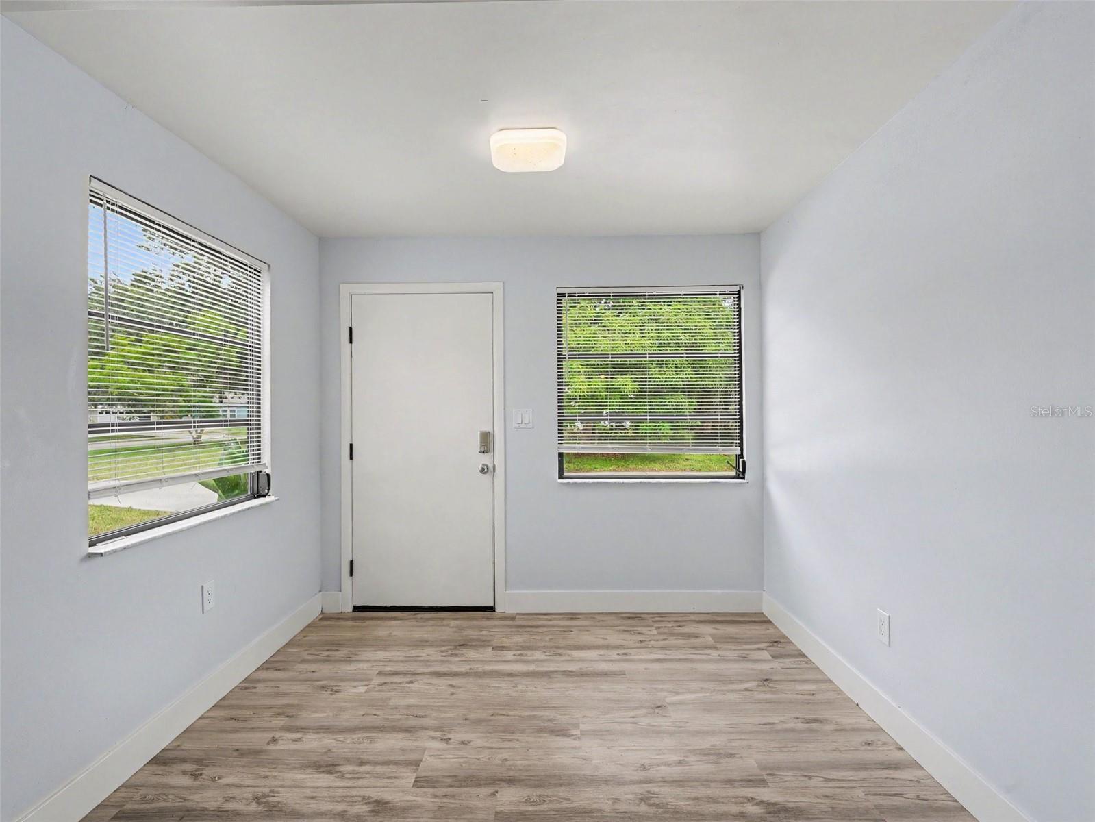 4060 AVANTI CIR — photo 14