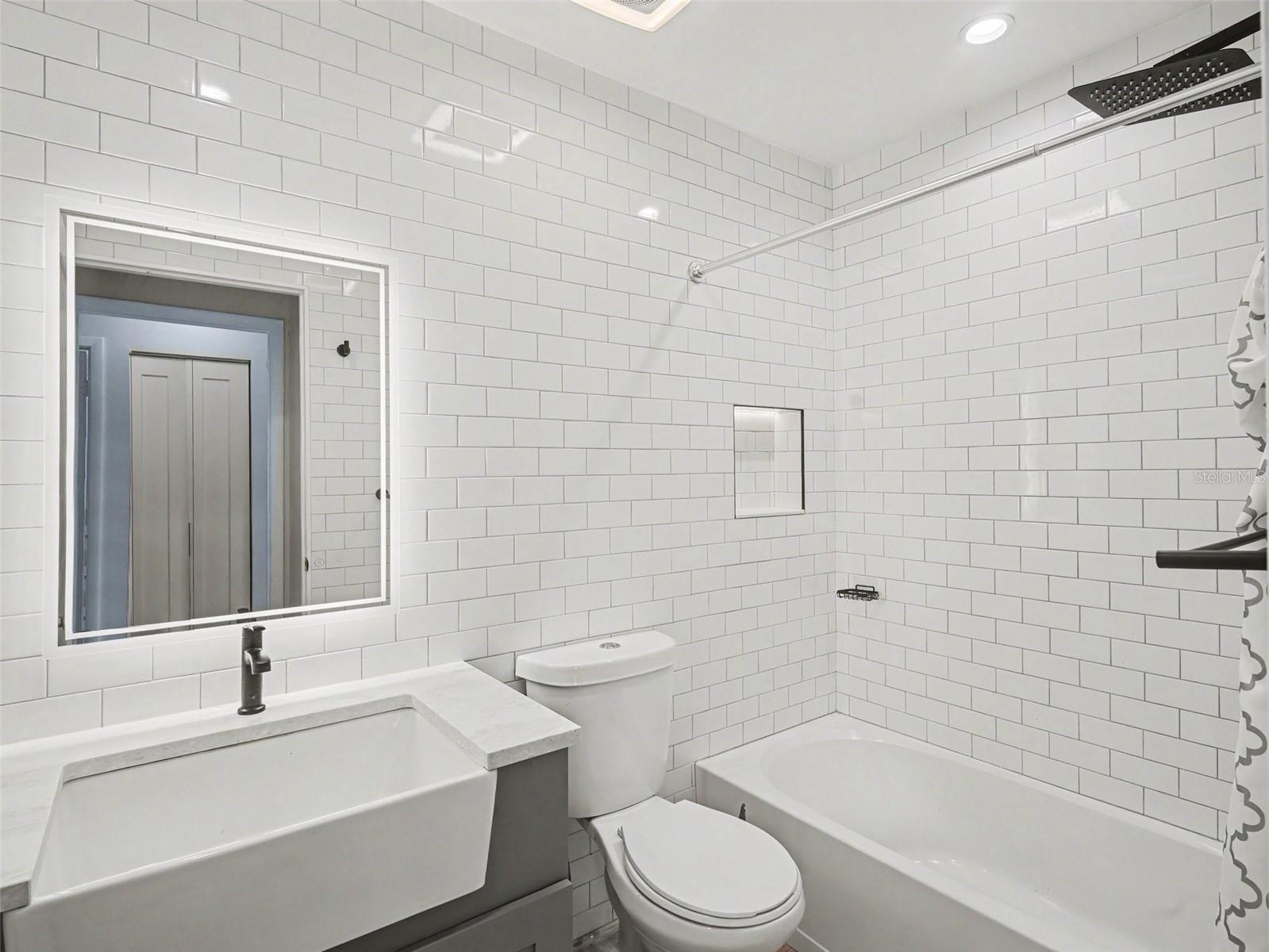 4060 AVANTI CIR — photo 26