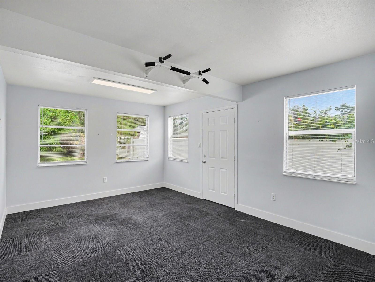 4060 AVANTI CIR — photo 22