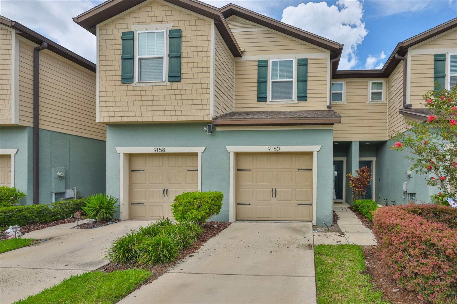 9160 HILLCROFT DR — photo 37