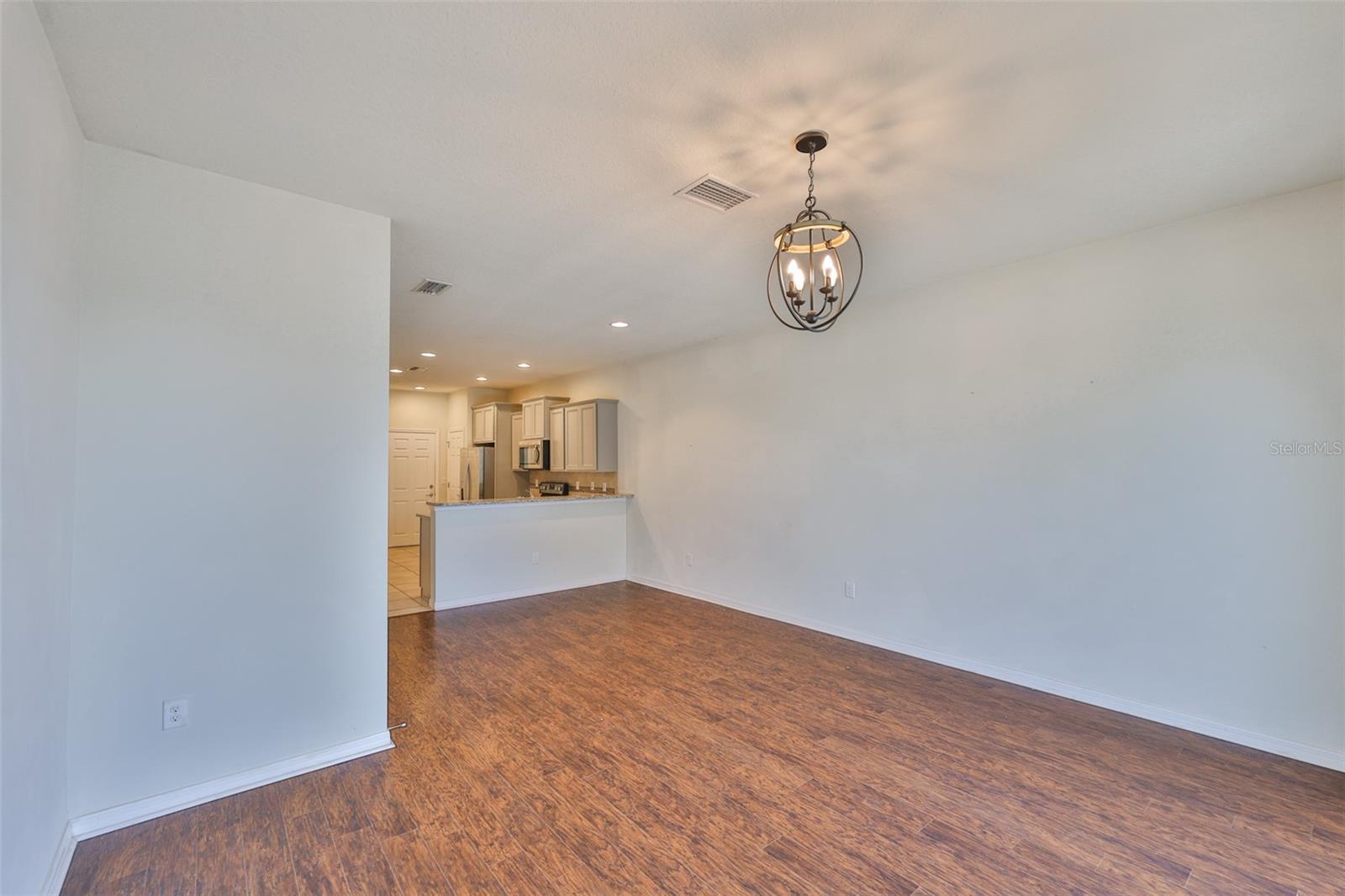 9160 HILLCROFT DR — photo 8