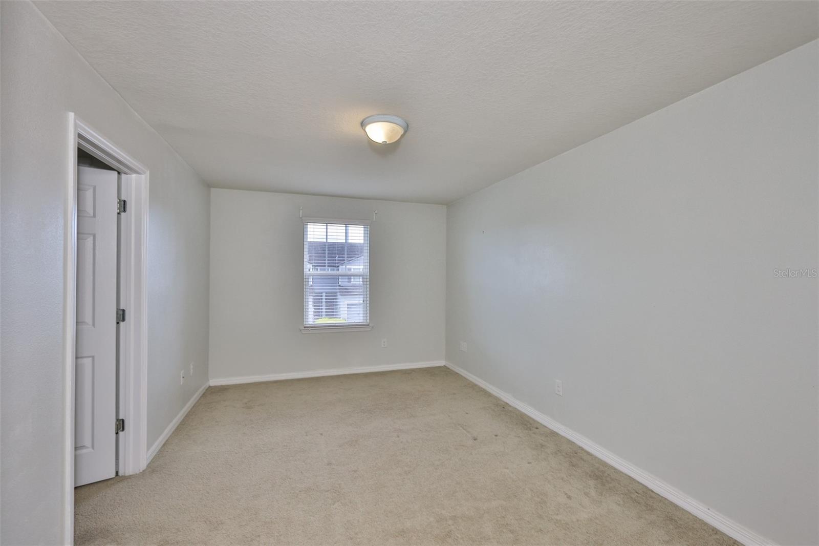 9160 HILLCROFT DR — photo 26