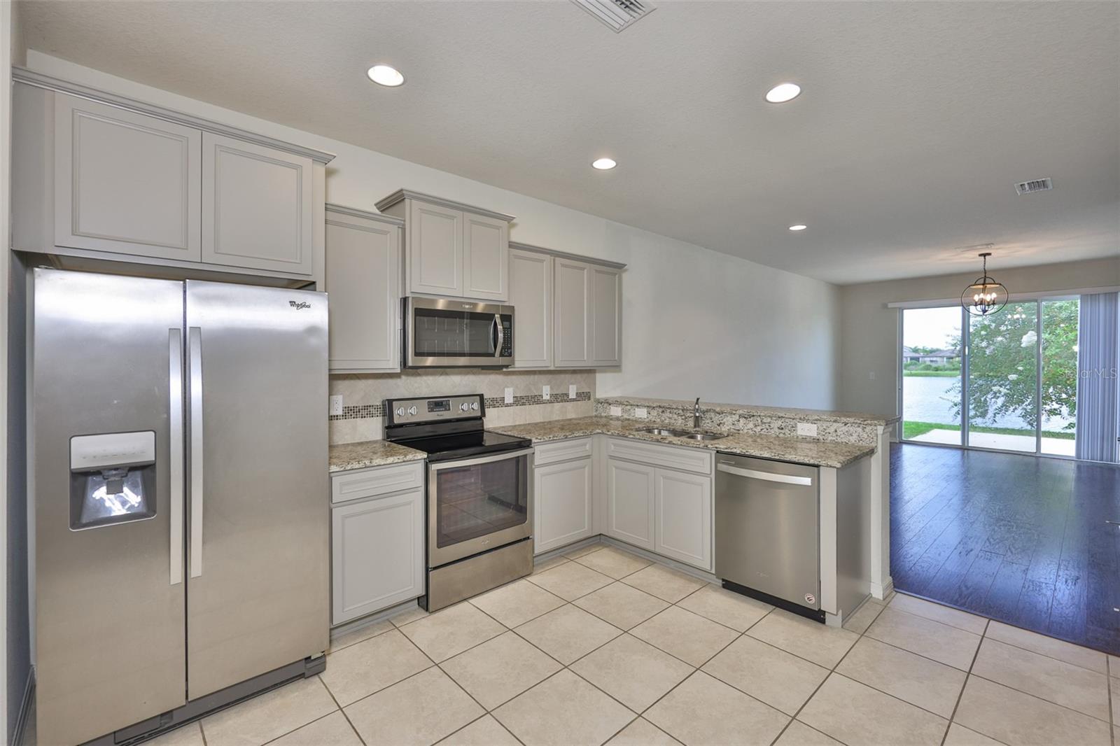 9160 HILLCROFT DR — photo 13