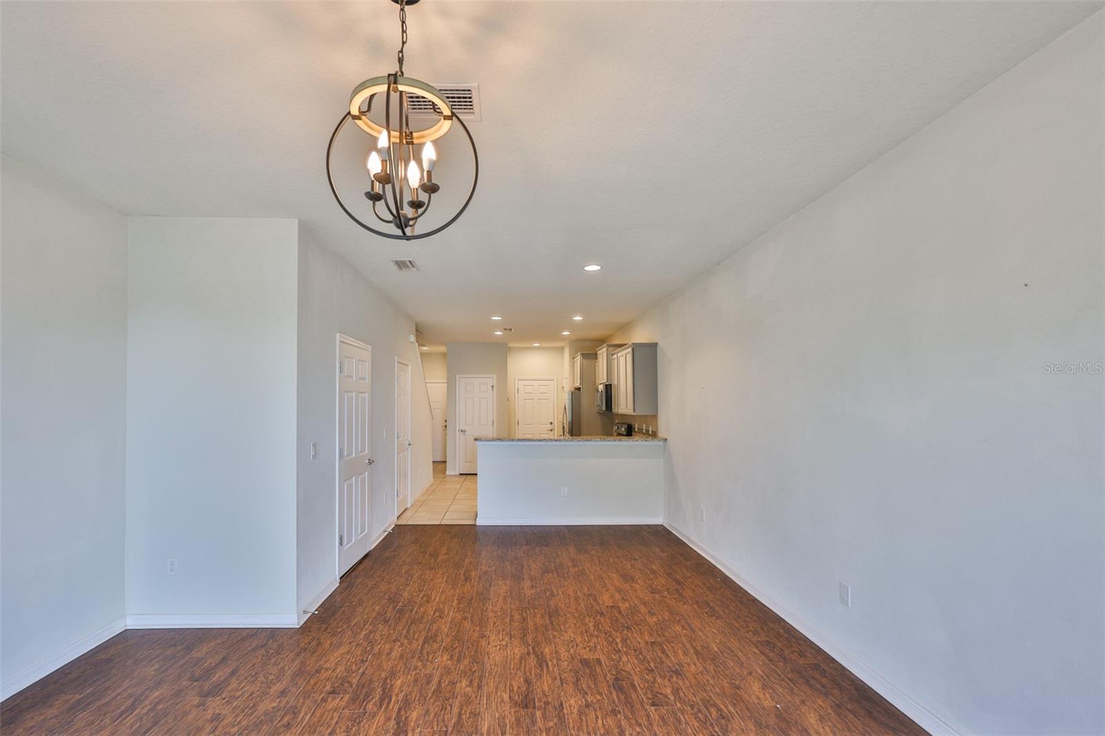 9160 HILLCROFT DR — photo 6