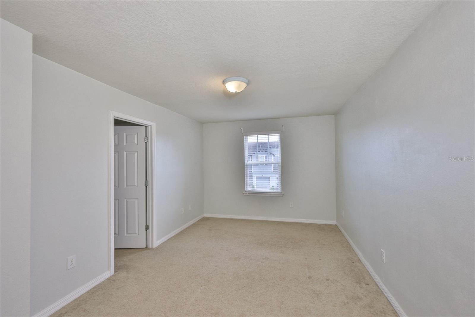9160 HILLCROFT DR — photo 25