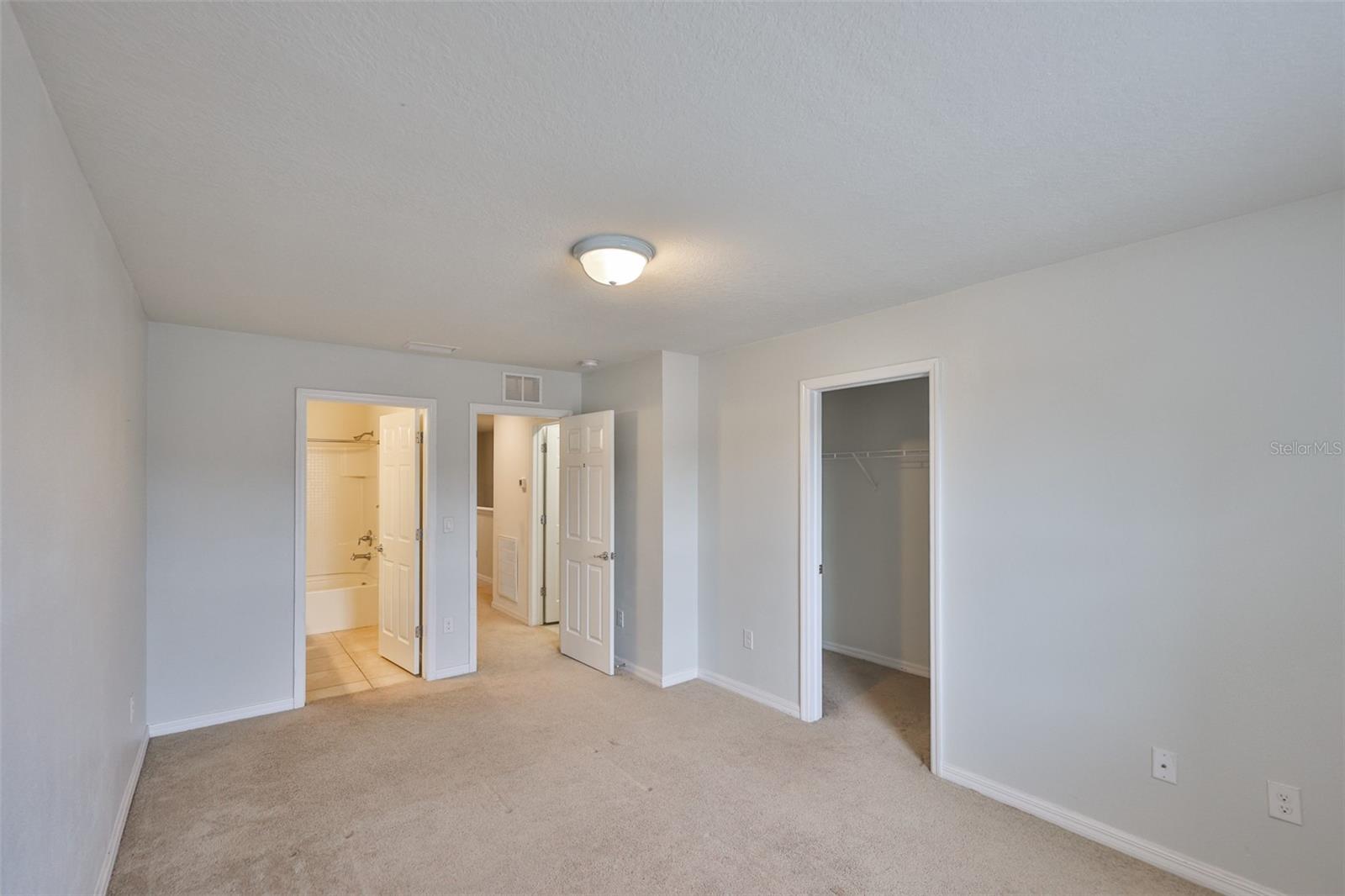 9160 HILLCROFT DR — photo 27