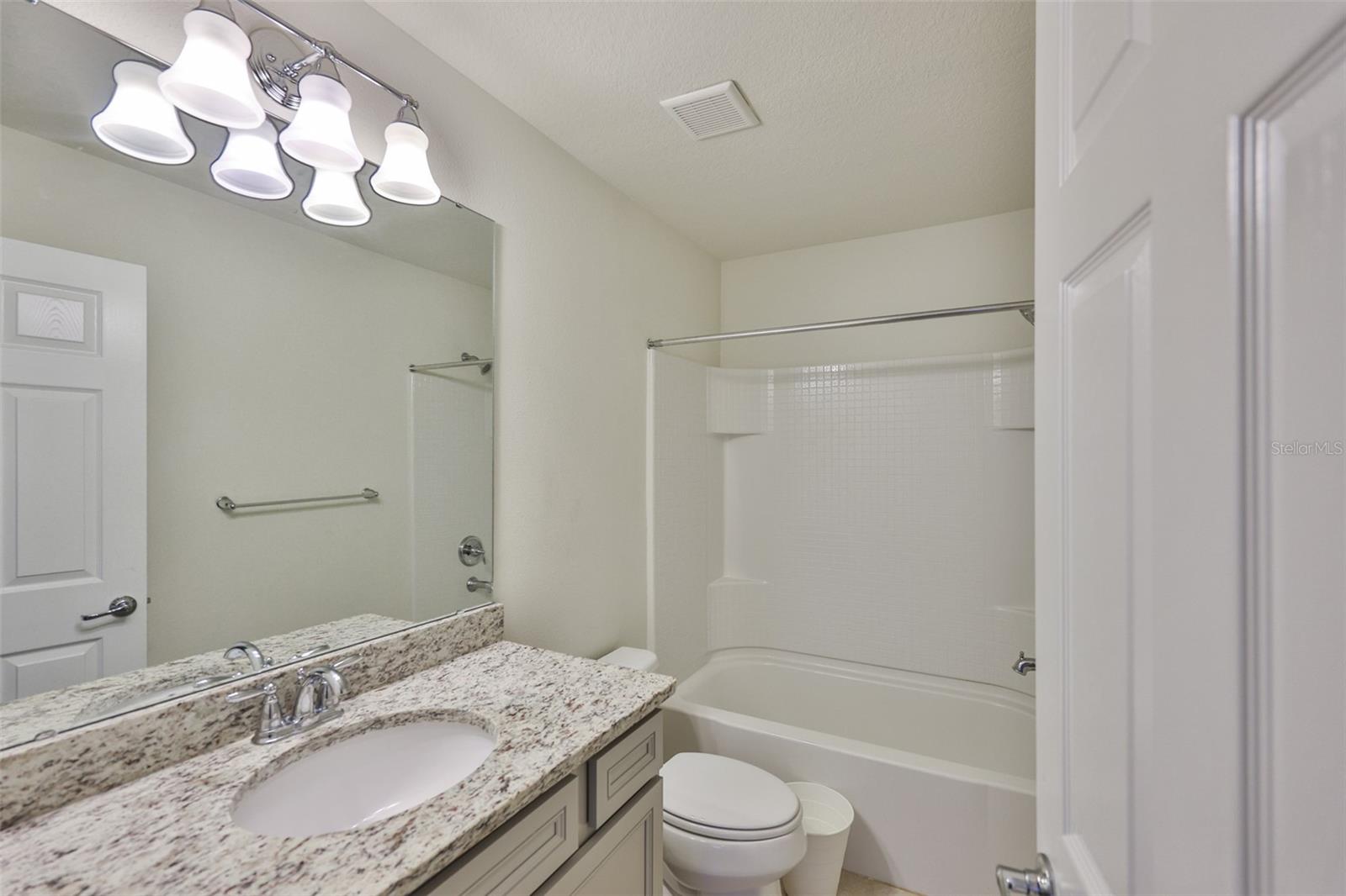 9160 HILLCROFT DR — photo 29
