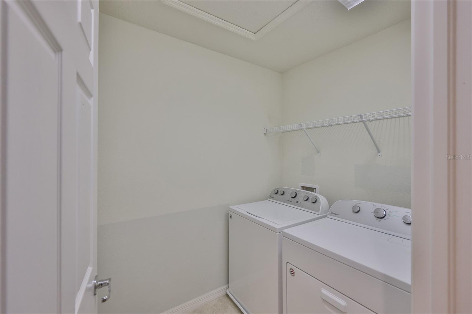 9160 HILLCROFT DR — photo 18