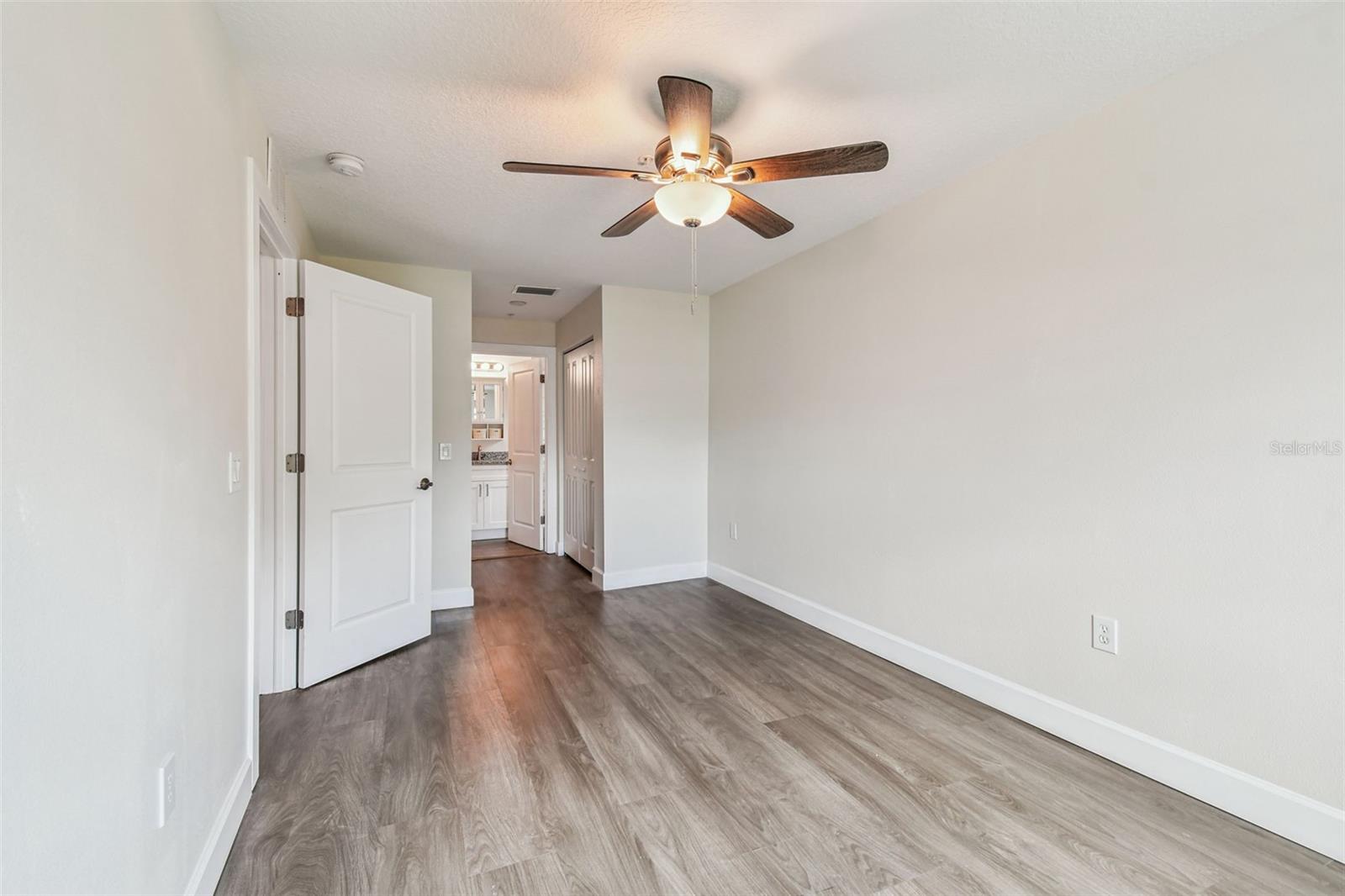 650 E TARPON AVE #C2 — photo 22