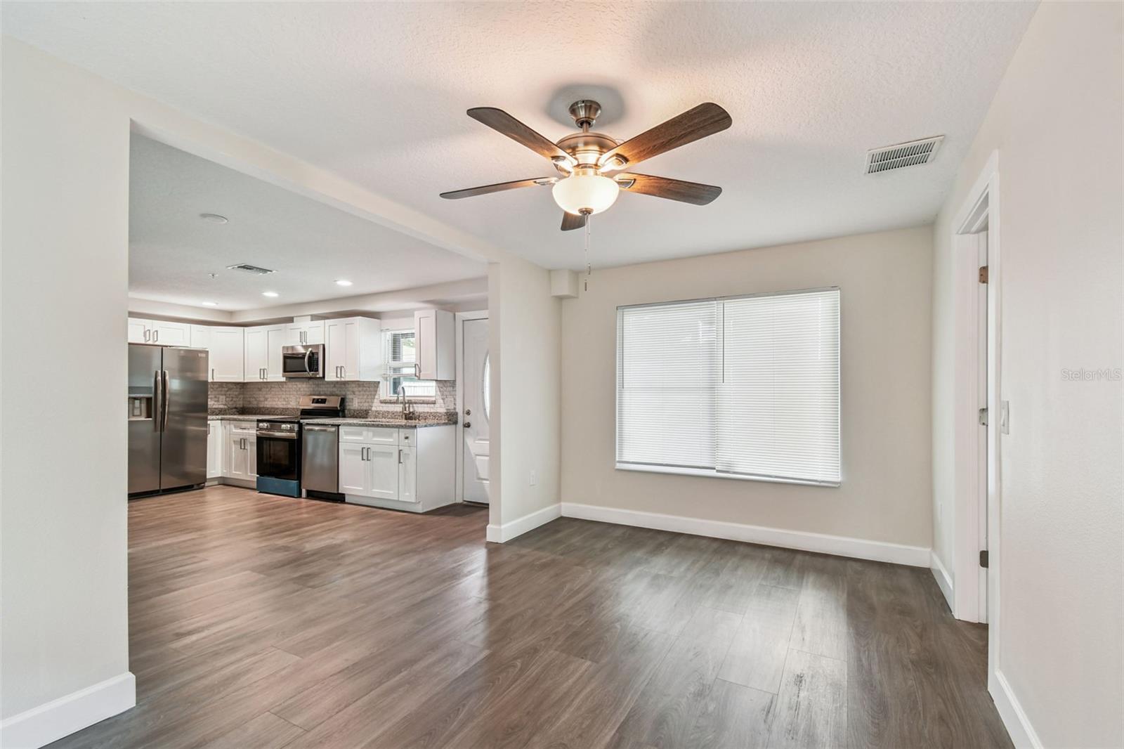 650 E TARPON AVE #C2 — photo 12