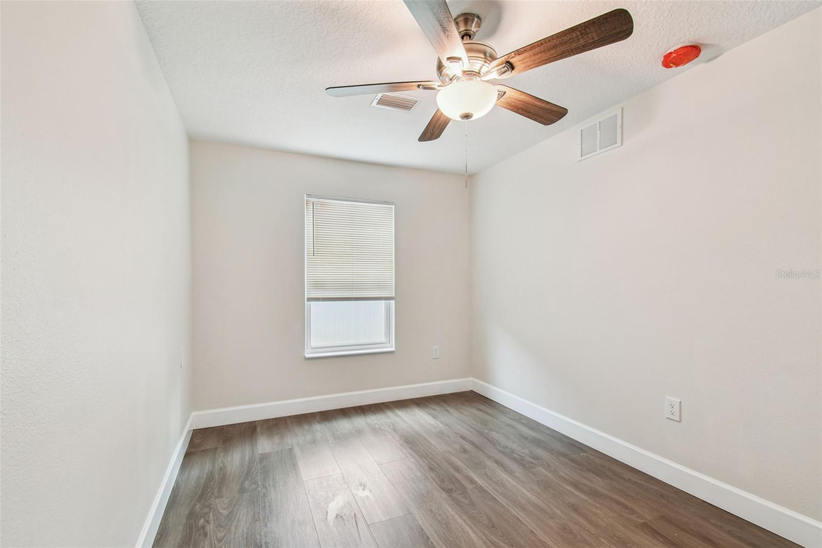 650 E TARPON AVE #C2 — photo 15