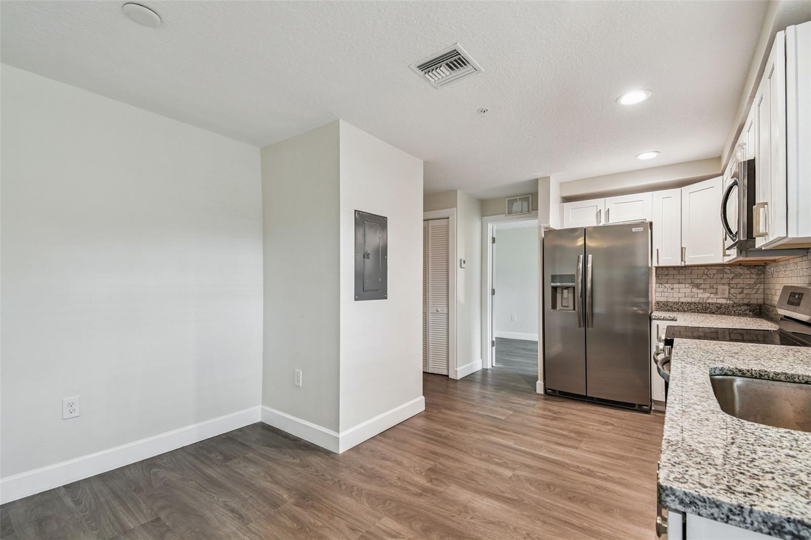 650 E TARPON AVE #C2 — photo 4