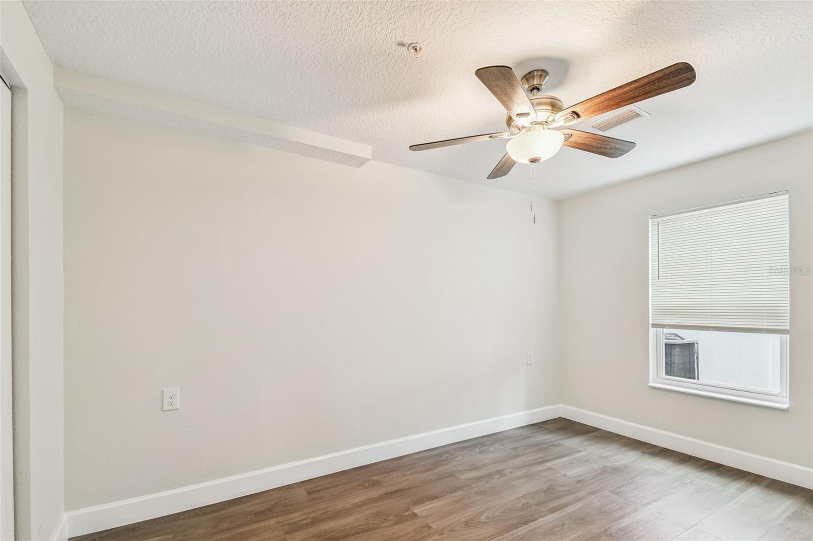 650 E TARPON AVE #C2 — photo 14